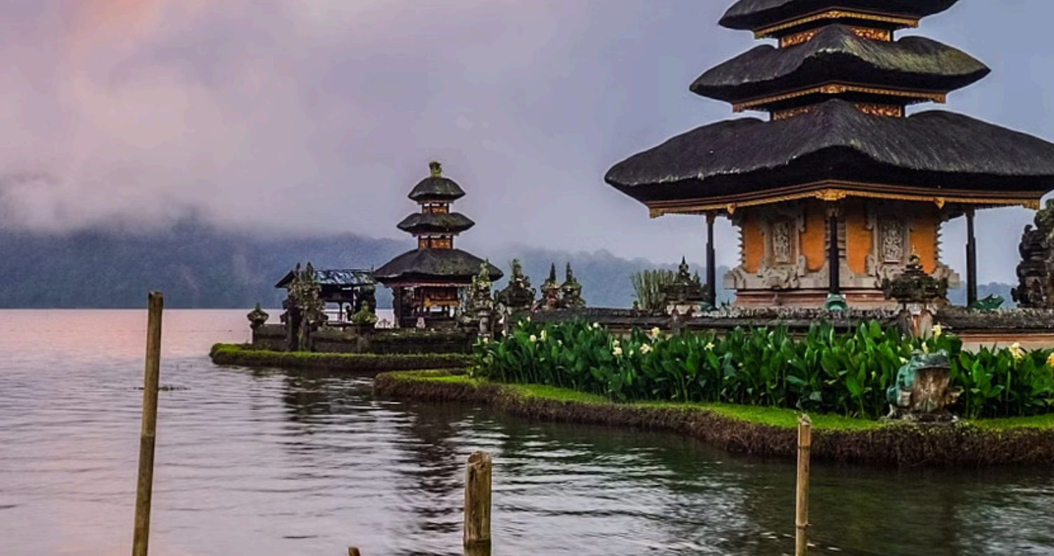 Jakarta, August 17, 2024 CSIA. A "zero tolerance" approach to economic development and the prevention of separatism implies a firm commitment to suppressing any attempts at secession or regional autonomy that could undermine national unity and economic progress. This approach often involves a combination of strategies, including: Economic incentives: Governments may offer benefits like increased investment, infrastructure development, and tax breaks to regions with high potential for separatism, in order to foster a sense of shared prosperity and discourage secessionist tendencies. The goal is to create a sense of interdependence and shared economic interests between the central government and the regions, making it less appealing for them to pursue independence. Political reforms: Addressing grievances and implementing political reforms that grant greater autonomy or representation to marginalized groups can help reduce the root causes of separatism. This could include devolving certain powers to regional or local governments, ensuring equitable distribution of resources, and giving minority groups a greater voice in the political process. Law enforcement: Stringent laws and measures may be employed to suppress separatist activities, such as using force to disperse protests or arrest individuals suspected of inciting secession. However, this approach can be controversial and may lead to human rights concerns if not implemented with care and restraint. Underlying this "zero tolerance" approach is the belief that maintaining a strong, unified nation-state is essential for economic development, national security, and long-term stability. By taking a firm stance against any challenges to national unity, governments aim to deter separatist movements and ensure that all regions contribute to and benefit from the country's overall economic progress.